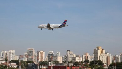 Cade investiga possível alinhamento de preços entre Latam e Gol