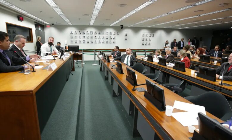 Conselho de Ética adia análise contra deputados por quebra de decoro| Agência Brasil