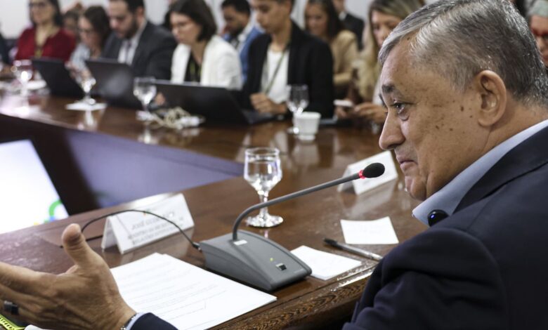 Governo rejeita desoneração para compensar redução de jornada