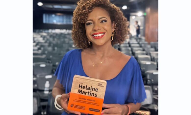 Luciana Barreto é homenageada no 4º Prêmio MOL de Jornalismo