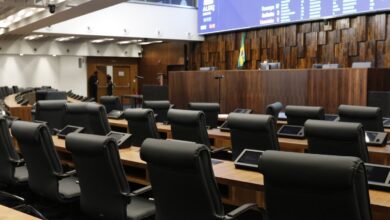 Proposições legislativas sobre IA favorecem controle e vigilância