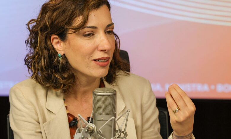 Mulheres agregam diversidade na mesa do trabalhador, diz ministra