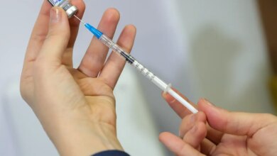 Vacina da gripe não aumenta risco da doença, alerta ministério