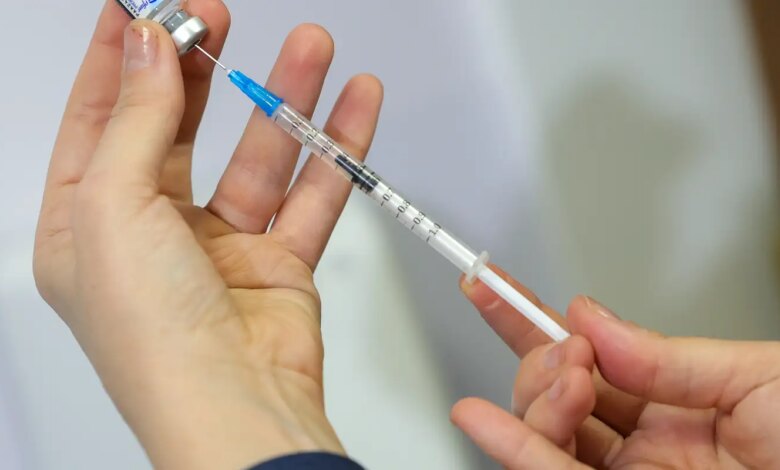 Vacina da gripe não aumenta risco da doença, alerta ministério