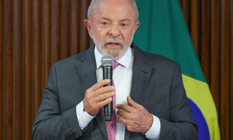 Lula diz que país não precisa de escola cívico-militar na educação