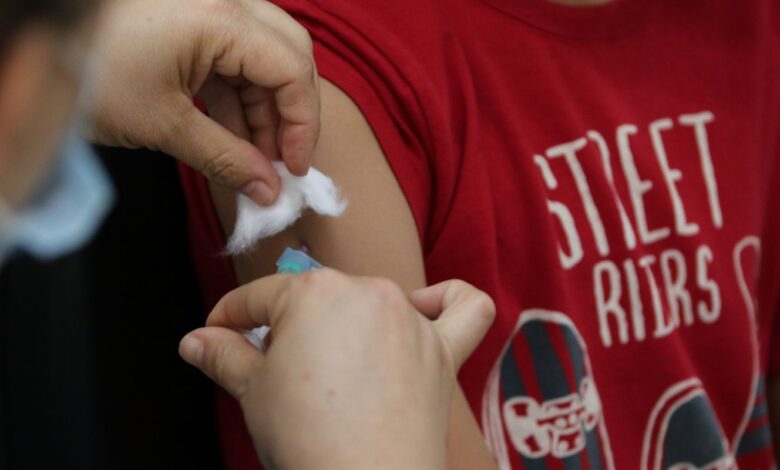 Vacinação nas escolas segue até dia 30 e meta é imunizar 27 milhões