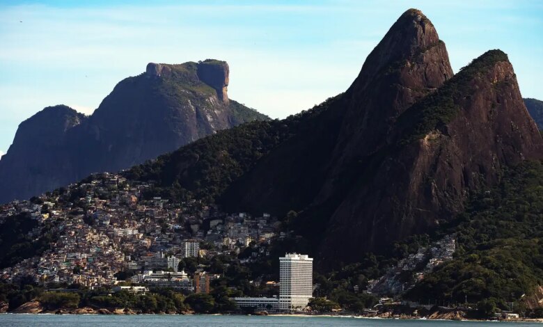Operação policial deixa visitantes "ilhados" em cartão-postal do Rio