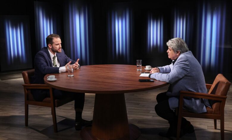 Na Mesa com Datena recebe o ministro Dario Durigan nesta terça-feira