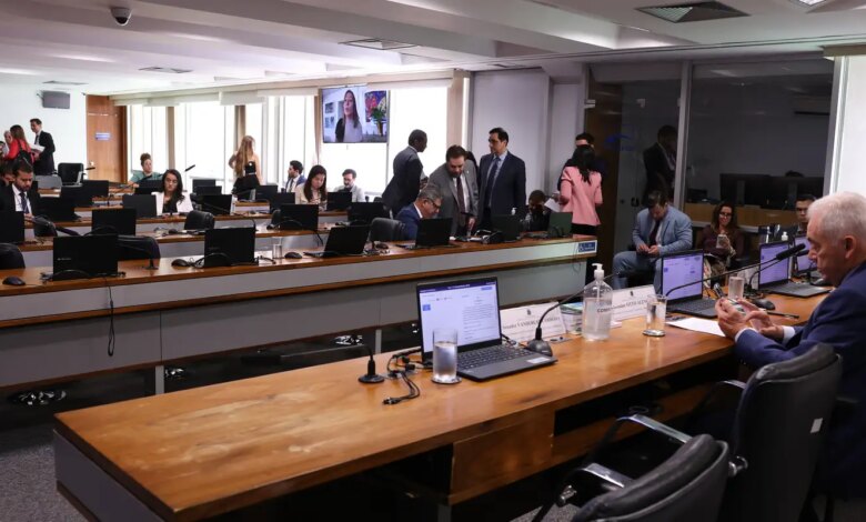 Pedido de vista adia votação de autonomia financeira do Banco Central