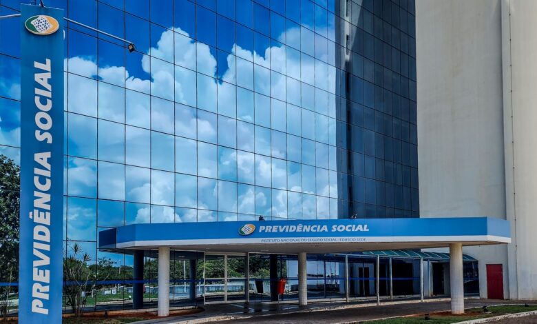 Vazamento de dados no INSS expõe 2,8 milhões de CPFs; 98% de falecidos