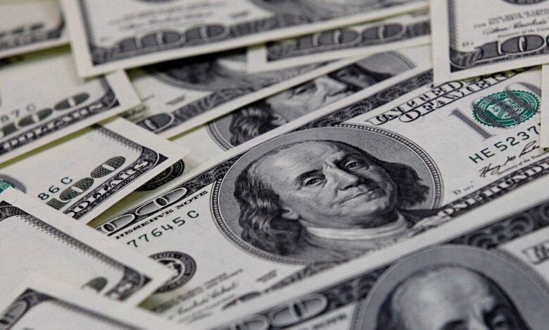 Dólar cai para R$ 4,98, e bolsa sobe em dia de alívio
