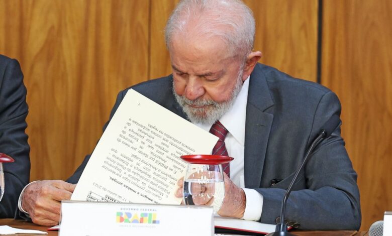 Lula veta lei que reconhece estágio como experiência profissional