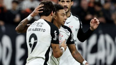 Corinthians derrota Peñarol para seguir 100% na Libertadores