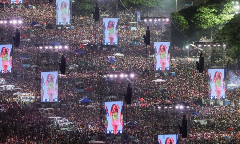 Mais de 2 milhões de pessoas assistem ao show de Shakira em Copacabana