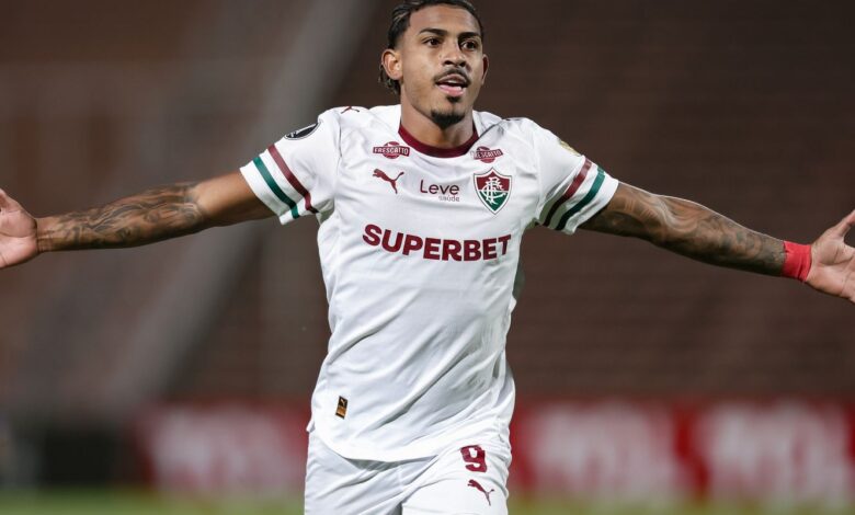 Fluminense arranca empate na Argentina e continua vivo na Libertadores