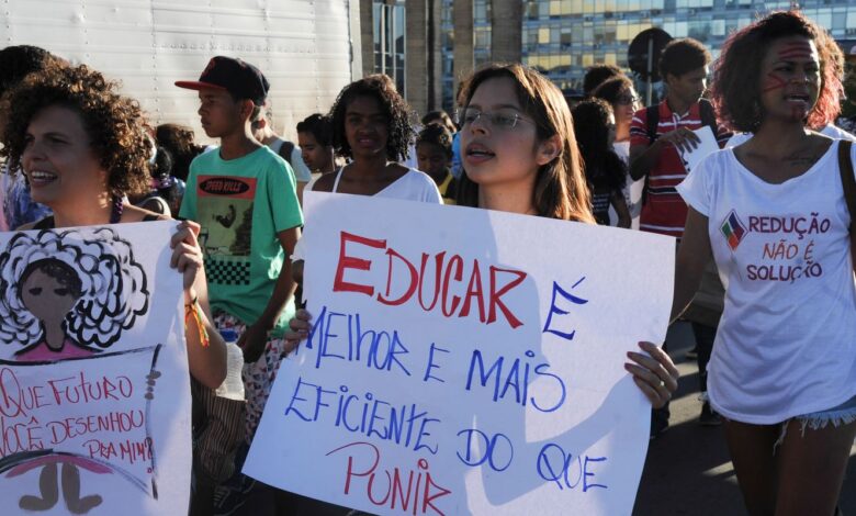 CCJ adia novamente análise de PEC sobre redução da maioridade penal