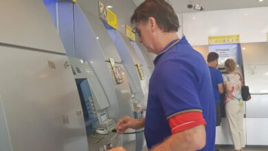 Receita paga nesta sexta maior lote de restituição do IR da história