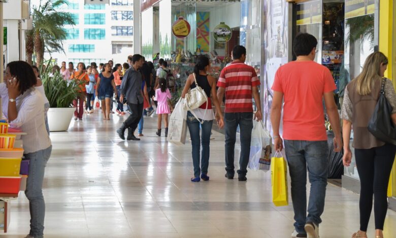 Atividade econômica cai 0,7% em março em razão da guerra do Irã