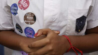 Quase 50% das mulheres maiores de 16 anos sofreram assédio em 2025