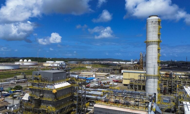 Refinarias da Petrobras operam com mais de 100% de capacidade; entenda