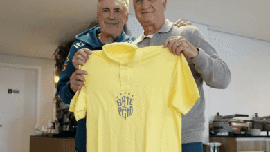 Pentacampeão com a seleção, Felipão é homenageado na Granja Comary