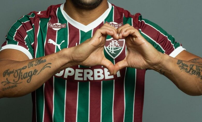 Fluminense anuncia a contratação do atacante Hulk