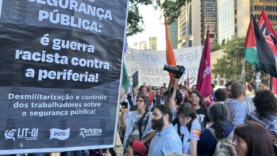 Cordão da Mentira faz ato na Paulista para lembrar Crimes de Maio