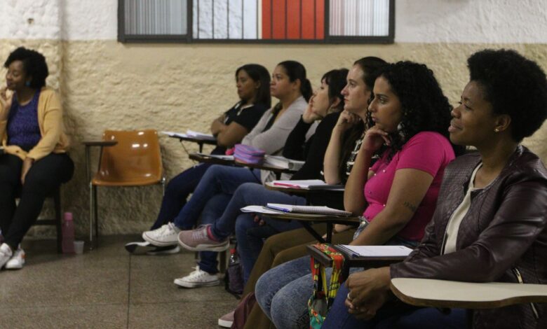 MEC contempla 504 cursinhos populares com benefícios de rede nacional