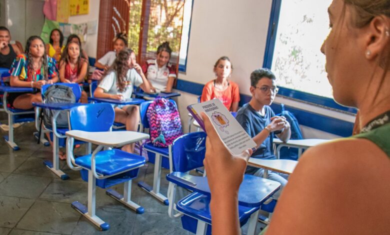 Dores menstruais tiram das aulas 4 em cada 10 alunas no país