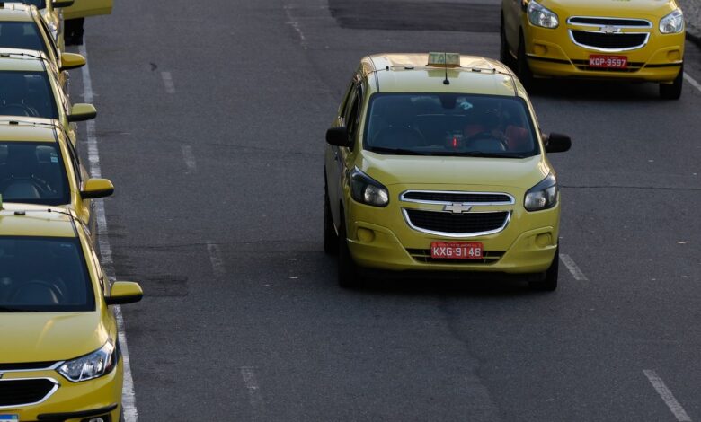 CMN regulamenta nova linha para motoristas de aplicativos e taxistas