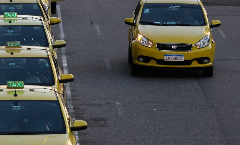Governo publica MP que destina R$ 30 bi a taxistas e motoristas de app