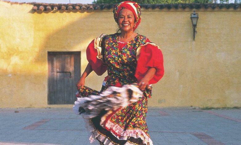 Totó La Momposina, ícone da cultura colombiana, morre aos 85 anos