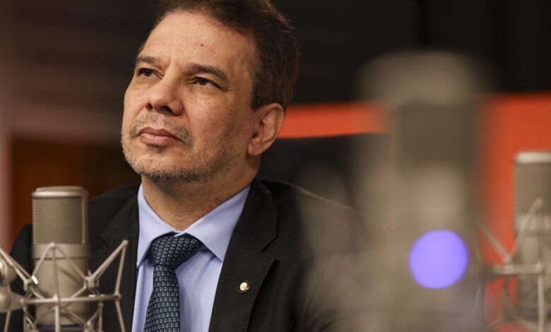 "Vamos tirar de presídio a marca de escritório do crime”, diz ministro