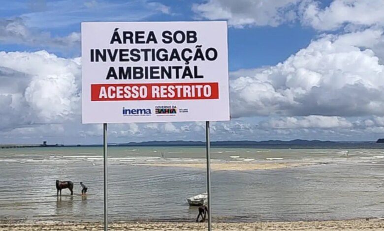 Comunidade na orla baiana sofre há 100 dias com contaminação da praia