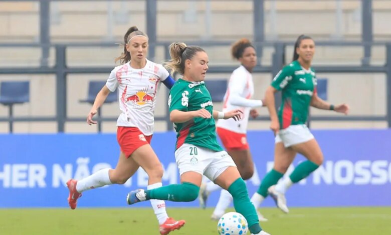 Palmeiras vence Bragantino e dorme na liderança do Brasileiro Feminino