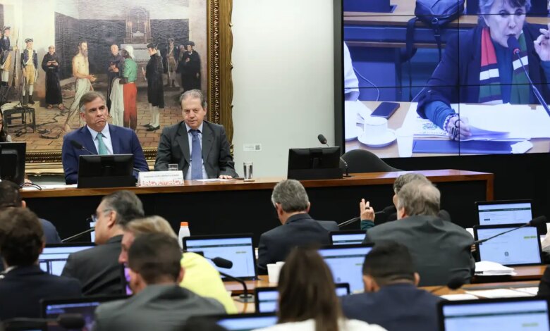 Comissão da Câmara aprova redução da maioridade penal para 16 anos