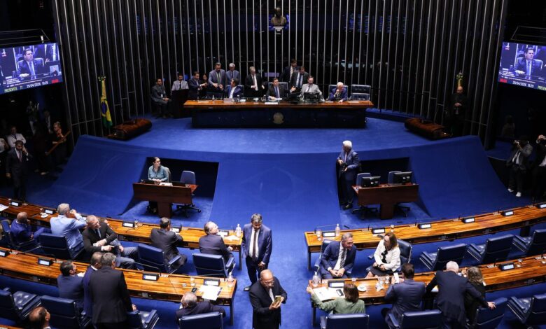 Alcolumbre trava tramitação da PEC do fim da 6x1 no Senado