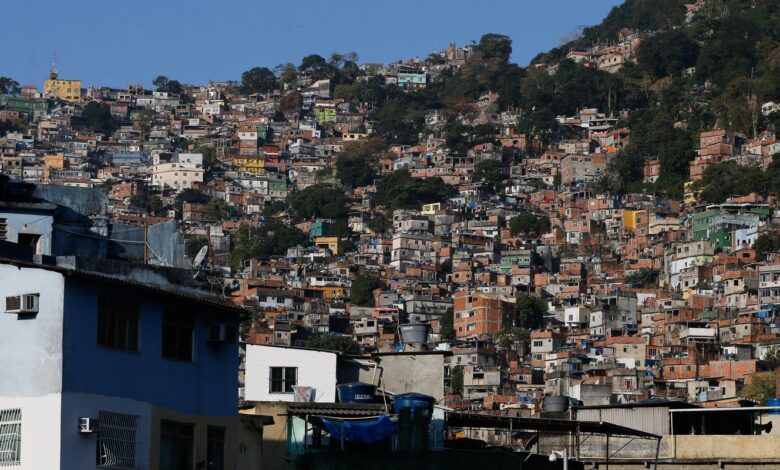 Projeto de turismo em favelas do Rio prepara rota especial para a Copa