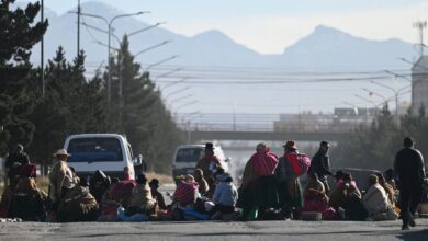 Bolívia prende líderes de protestos em meio a respaldo militar dos EUA