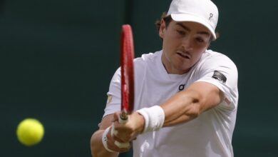 João Fonseca estreia em Wimbledon com 3 a 0 sobre Bautista Agut