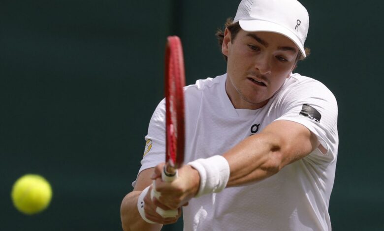 João Fonseca estreia em Wimbledon com 3 a 0 sobre Bautista Agut