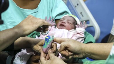 Hospitais do Rio homenageiam bebês que nascem durante a Copa