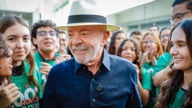 "Quem tinha que aumentar a taxa seríamos nós", diz Lula sobre EUA
