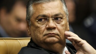 Dino mantém remoção de vídeos de vereador que ofendeu adversário