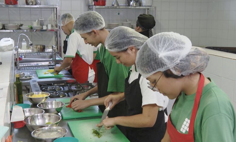 Desemprego até maio cai para 5,6%, o menor já registrado no período