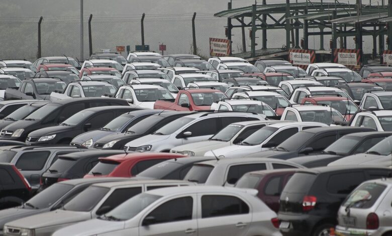 Venda de veículos novos no país sobe 15% até maio