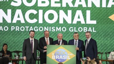 "Brasil não abaixa a cabeça", diz Durigan ao defender soberania e Pix