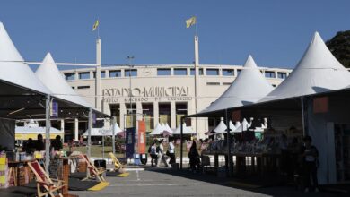 Feriado em SP tem programação gratuita em feira do livro no Pacaembu