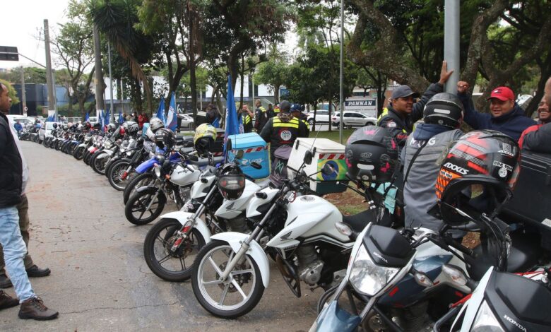 Governo prepara linha de crédito para motociclistas de aplicativos