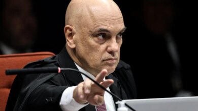 Moraes pede parecer da PGR sobre apreensão de arma de Bolsonaro